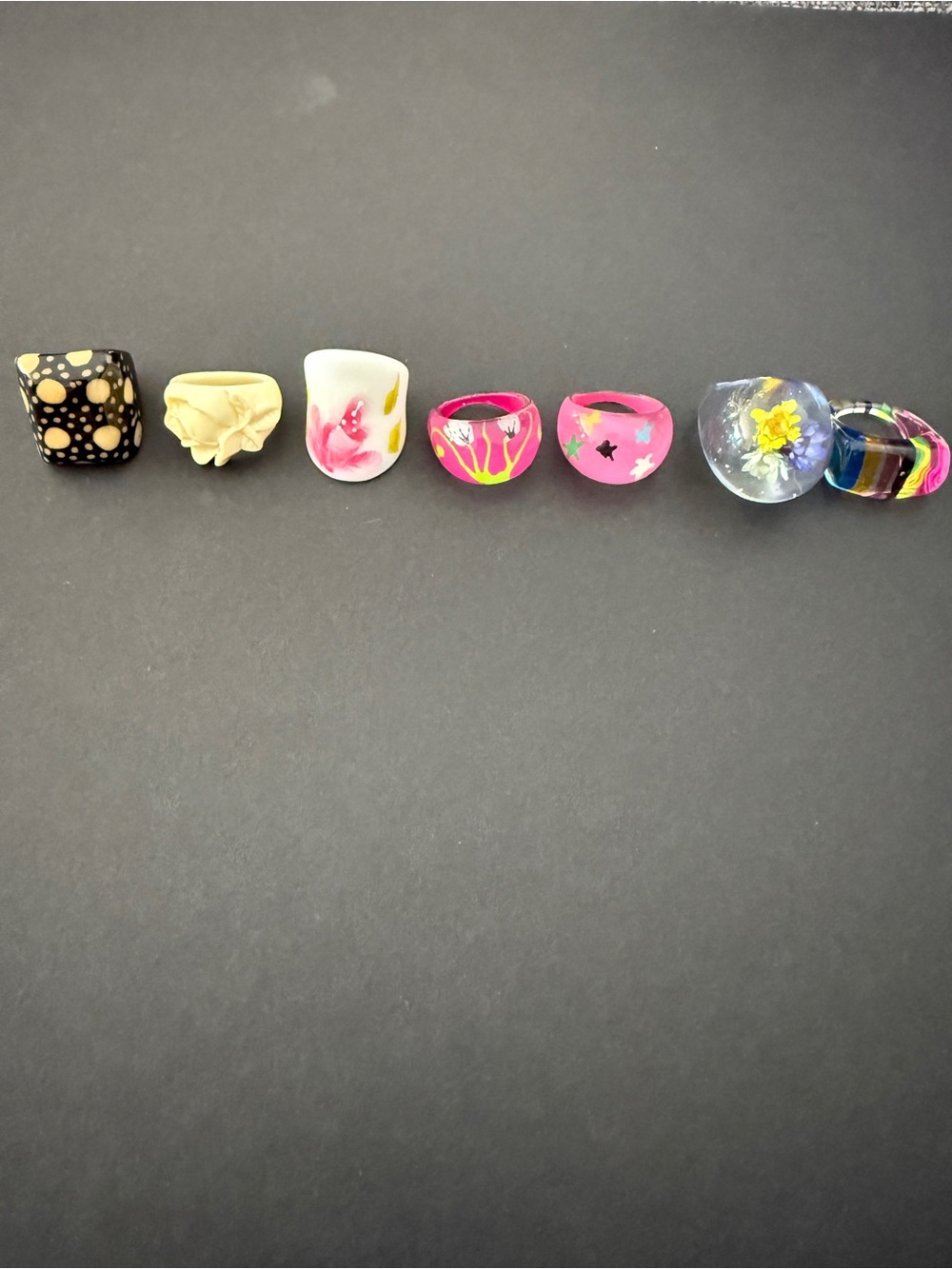 Lot of 7 Multicolor Resin & Plastic Rings Sizes 8 - 9, Flower, No Stones